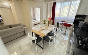 Cozy Two Bedroom Large Apartment