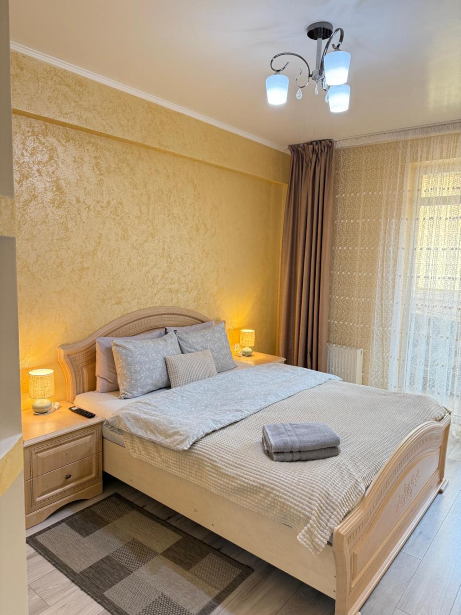 Cozy Two Bedroom Large Apartment Chisinau Exterior foto